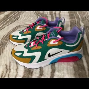 NIKE AIR MAX 200 MysticGreen White Gold AT6175 300